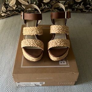 Born in California natural Wedges